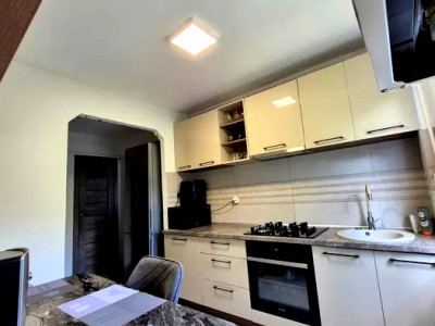 Apartament 3 camere Manastur zona Scolii Octavian Goga
