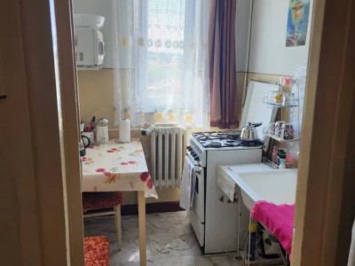 Apartament cu 2 camere de vanzare zona Piata Hermes