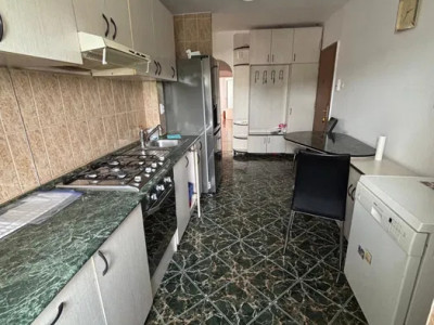 Apartament de vanzare cu  4 camere Manastur zona Napolact 