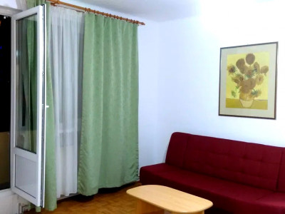Apartament cu 2 camere de vânzare în Centru – lumină naturală, parcare inclusă, 
