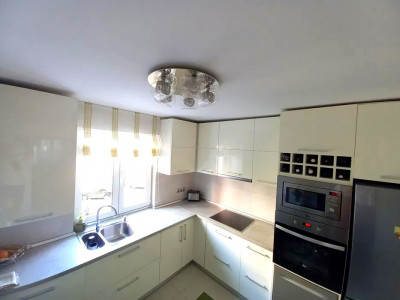 Apartament cu 3 camere de vanzare, Manastur