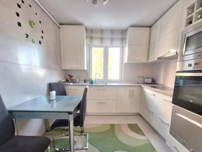 Apartament cu 3 camere de vanzare, Manastur