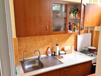 Garsoniera de vanzare zona Mercur cu parcare