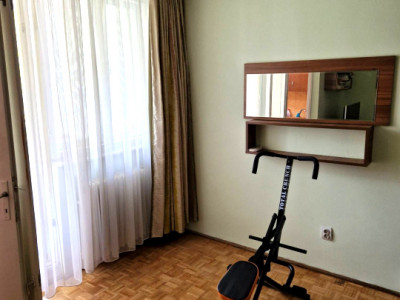 Garsoniera de vanzare zona Mercur cu parcare