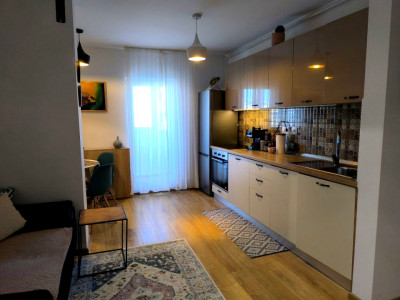 Apartament decomandat cu 2 camere pe strada Pasteur de vanzare.