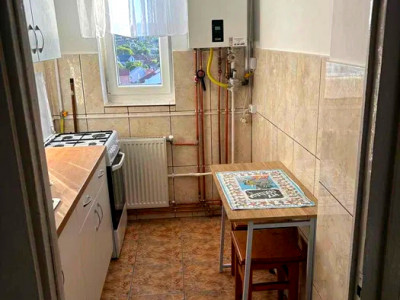 Apartament de vanzare  2  camere  Gheorgheini zona Piata Hermes