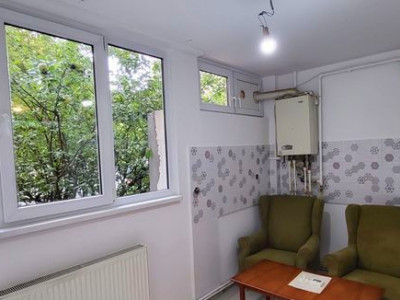 Garsoniera de vanzare cu centrala proprie