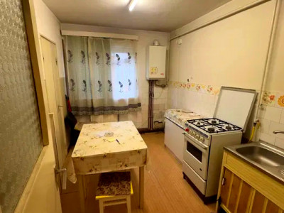Apartament decomandat de vanzare 2 camere, zona Piata 14 Iulie