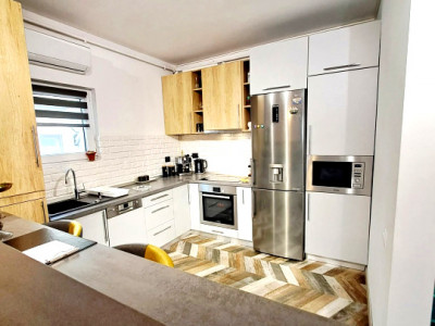 Apartament modern cu 2 camere în Borhanci – confort, intimitate și parcare 