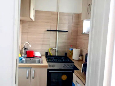 Apartament cu 2 camere de vanzare zona Piata Hermes