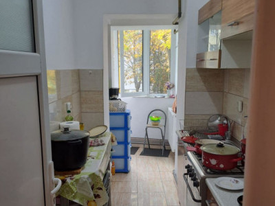 Apartament de vanzare cu  2 camere decomandat Manastur, zona Sirena