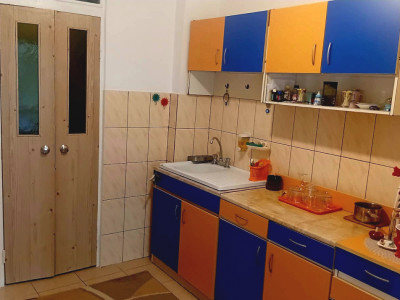 Apartament de vanzare 2 camere decomandat, cartier Marasti