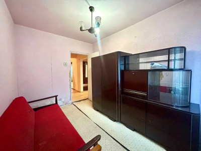 Apartament  de vanzare 3 camere zona Piata Ion Mester