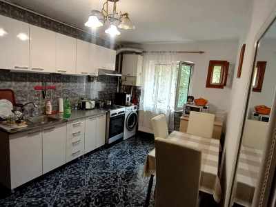 Apartament de vanzare 2 camere decomandat cartier Zorilor zona Profi