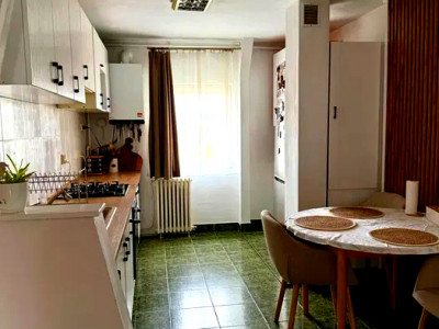 Apartament cu 3 camere de vanzare strada Nicolae Titulescu, Gheorgheni