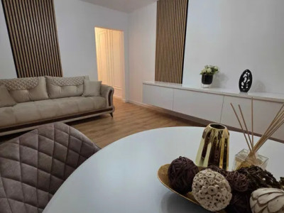 Apartament cu 3 camere de vanzare,mobilat si utilat gata de mutare!