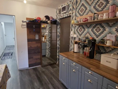 Apartament cu 4 camere de vanzare Manastur, decomandat