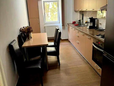 Apartament decomandat, 3 camere de vanzare Manastur