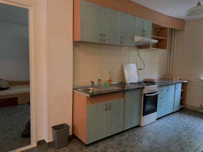 Apartament 3 camere zona Piata Zorilor