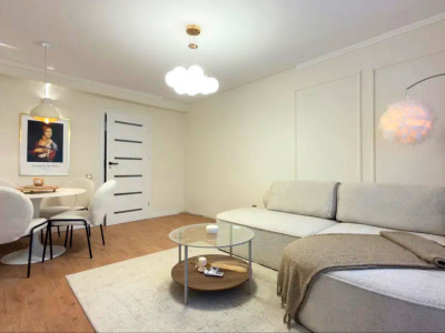Apartament modern, complet renovat, în zona Bucium zona Academiei  de Muzica