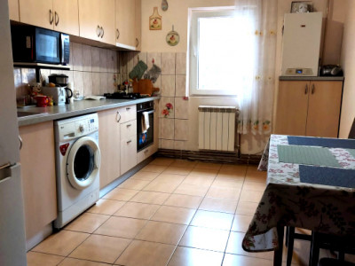 Apartament de vanzare  2 camere cartier Plopilor 