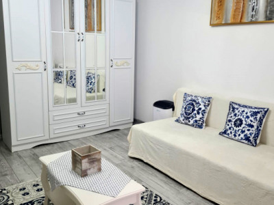 Apartament de vanzare cu 2 camere, zona Piata Flora