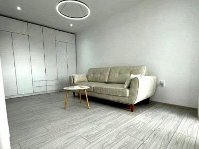 Garsoniera renovata, complet mobilata zona strazii Gorunului