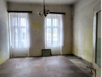 Apartament de vanzare 2 camere ideal birou, zona Maestro, strada 21 Decembrie