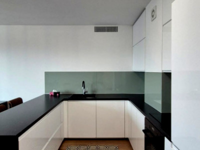 Apartament 2 camere de închiriat zona semicentrala