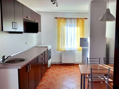 Apartament  de vanzare cu 2  camere zona strazii Nicolae Titulescu 