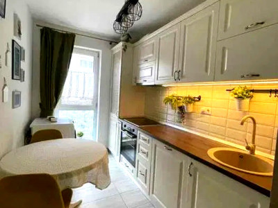 Apartament de vanzare cu terasa de 35 mp si parcare subterana