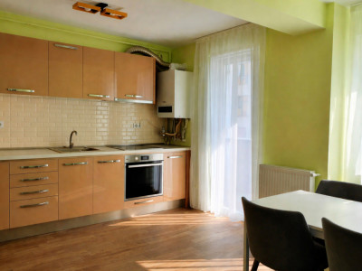Apartament 2 camere decomandat de vânzare în Gheorgheni, strada Galati, parcare
