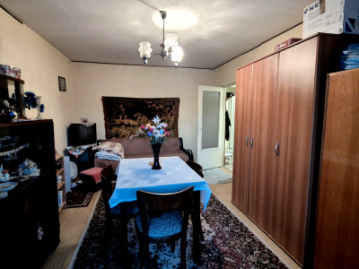 Apartament de vanzare 3 camere decomandat strada Muncitorilor Gheorgheni