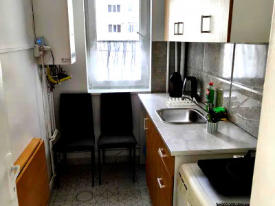 Apartament cu 2 camere de vanzare, strada Clabucet,Manastur decomandat