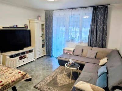 Apartament cu  3 camere decomandate de vanzare  Ghergheni 