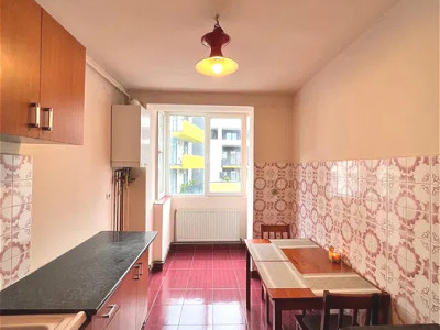 Apartament Luminos cu 3 Camere în Zona Piața Abator – Etaj Intermediar 