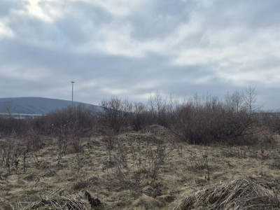 Teren intravilan de vanzare zona Urbano Mall Gilau