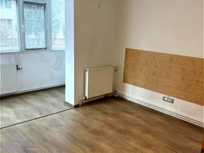 Apartament de vânzare cu 3 camere în Grigorescu, strada Jean Jacques Rousseau