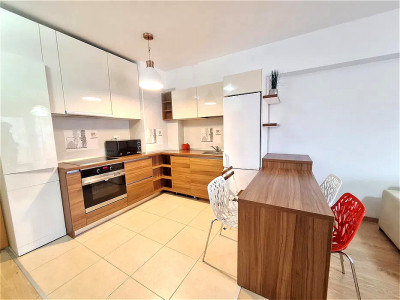 Apartament cu 2 camere de vanzare cu parcare subterana zona Iulius Mall