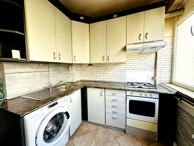 Apartament cu  3  camere  de vanzare Grigorescu zona Liceului Onisifor Ghibu 