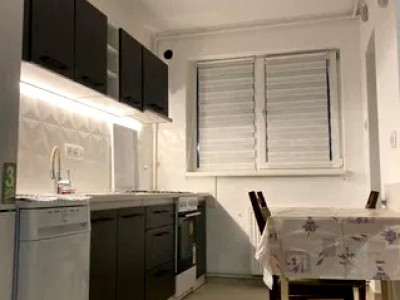 Apartament  cu  2 camere decomandat de vanzare, zona Interservisan 